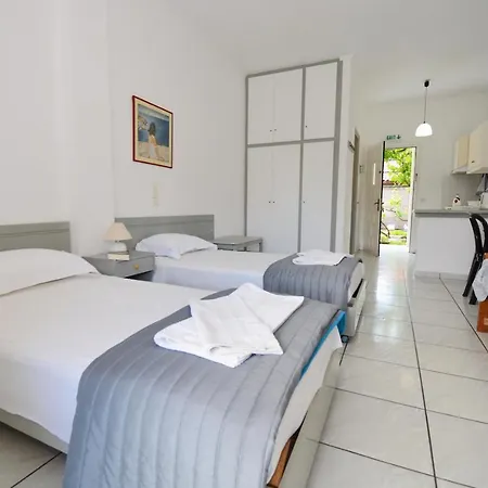 Dolphin Apt & Studios -Near The Beach *