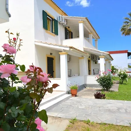 דירה Dolphin Apt & Studios -Near The Beach