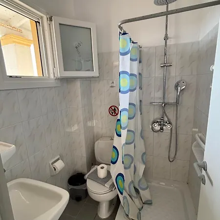 Dolphin Apt & Studios -Near The Beach *