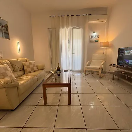 Dolphin Apt & Studios -Near The Beach
