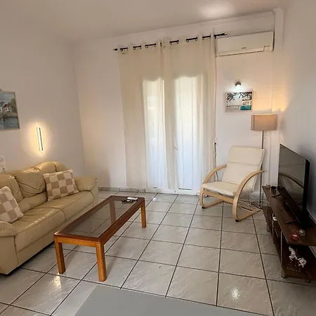 Dolphin Apt & Studios -Near The Beach דירה *