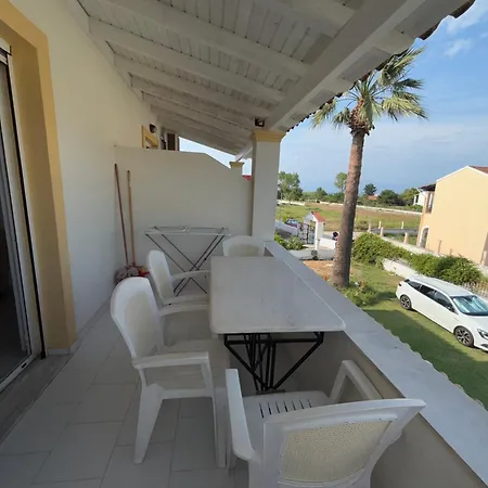 Dolphin Apt & Studios -Near The Beach דירה *