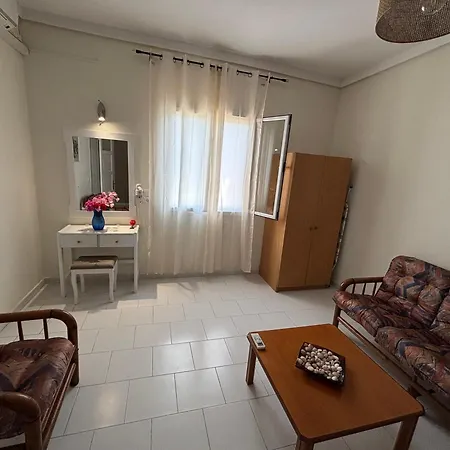 Dolphin Apt & Studios -Near The Beach דירה