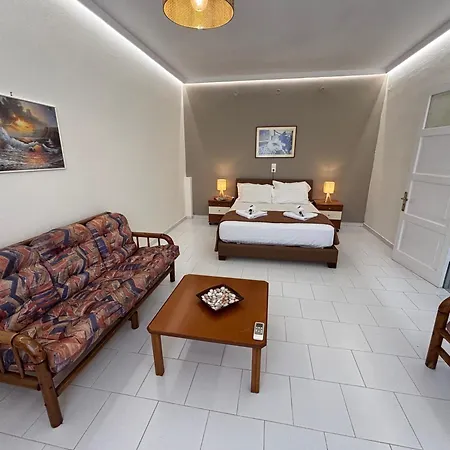Dolphin Apt & Studios -Near The Beach Roda (Corfu)