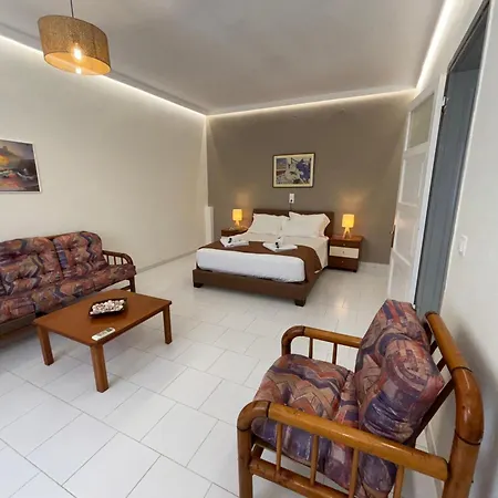 Dolphin Apt & Studios -Near The Beach דירה *