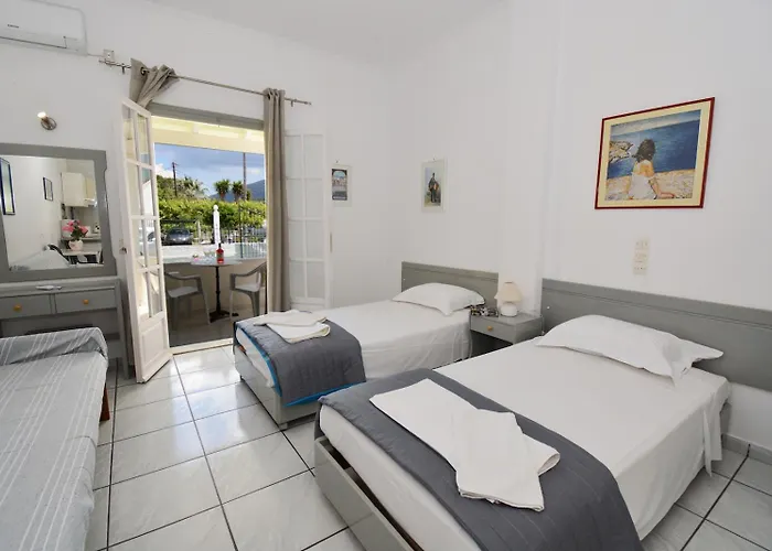Dolphin & -near The Apartament Roda (Corfu)